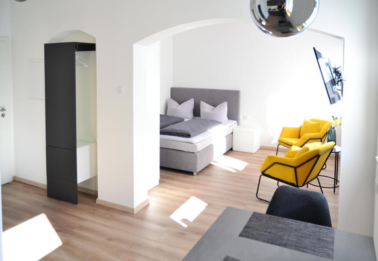 Hotel-Garni 'Zum Weinkrug' Sommerhausen Luaran gambar