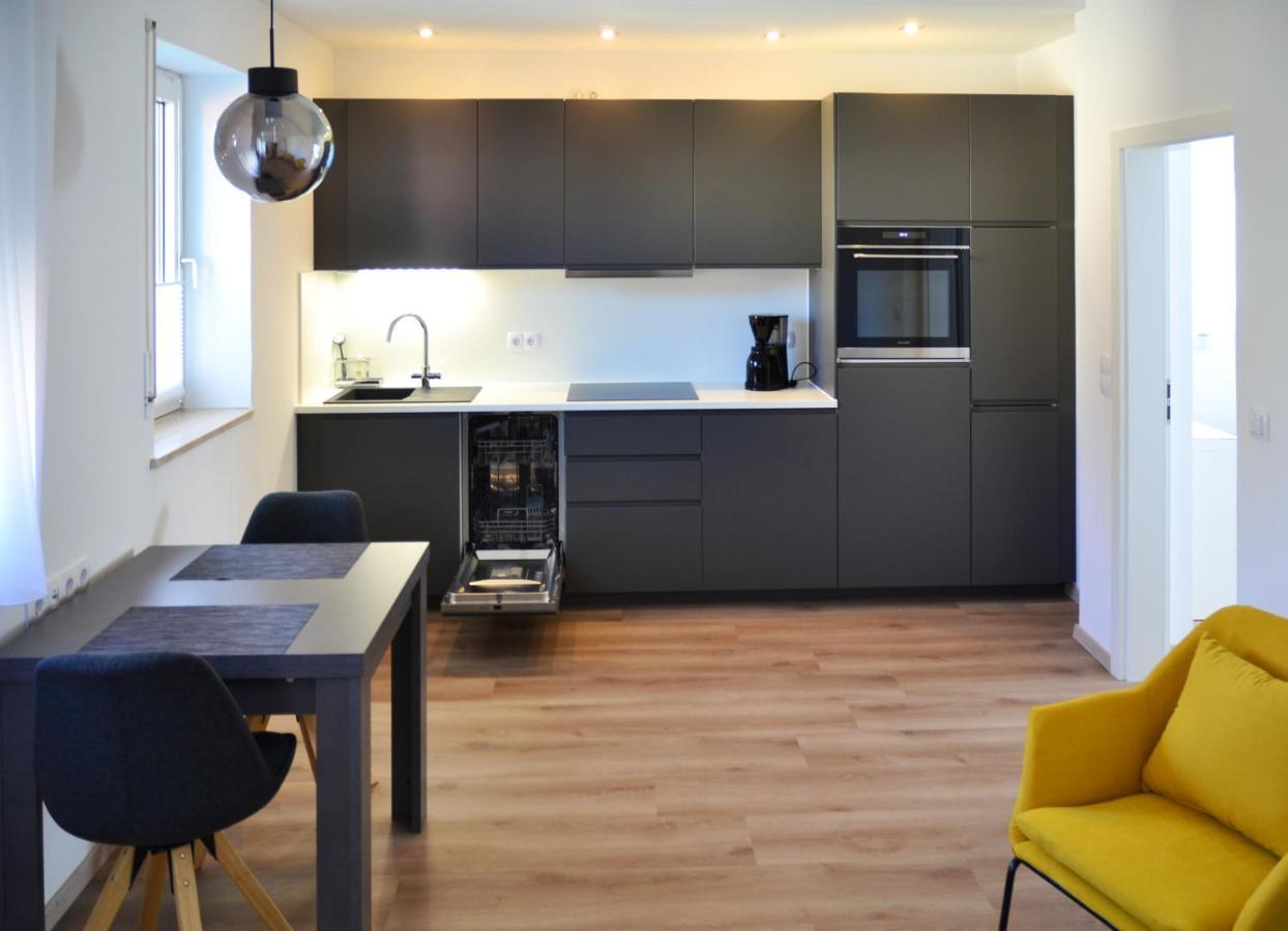 Hotel-Garni 'Zum Weinkrug' Sommerhausen Luaran gambar