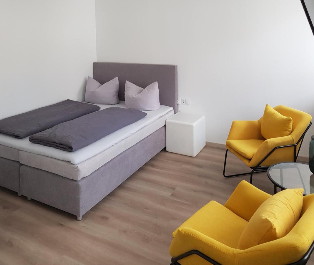 Hotel-Garni 'Zum Weinkrug' Sommerhausen Luaran gambar