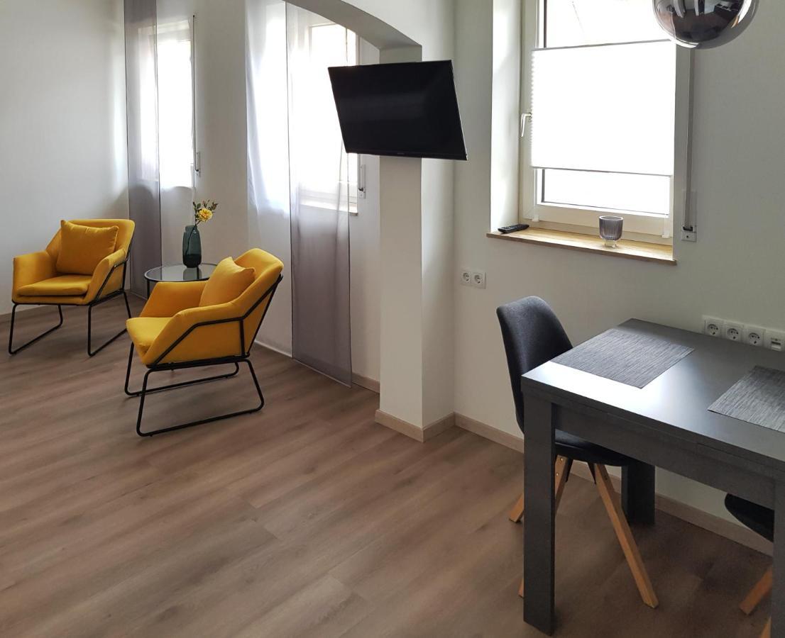Hotel-Garni 'Zum Weinkrug' Sommerhausen Luaran gambar