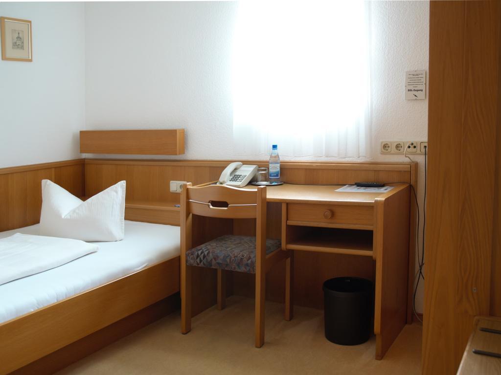 Hotel-Garni 'Zum Weinkrug' Sommerhausen Bilik gambar