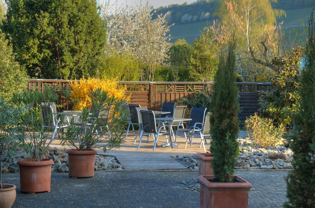 Hotel-Garni 'Zum Weinkrug' Sommerhausen Luaran gambar