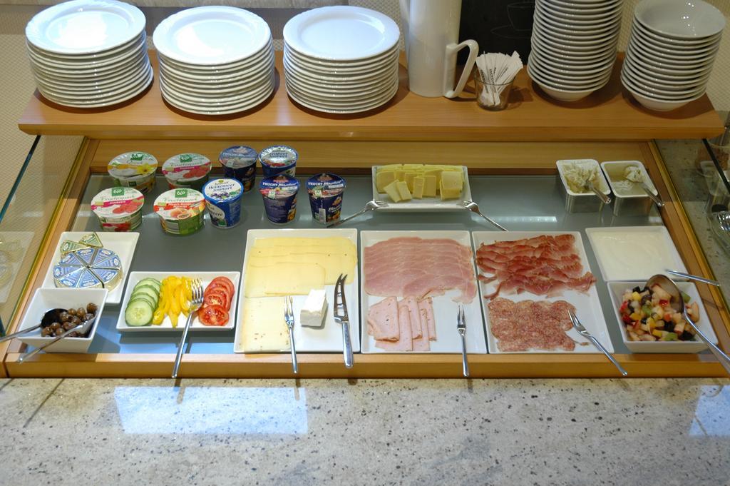 Hotel-Garni 'Zum Weinkrug' Sommerhausen Luaran gambar
