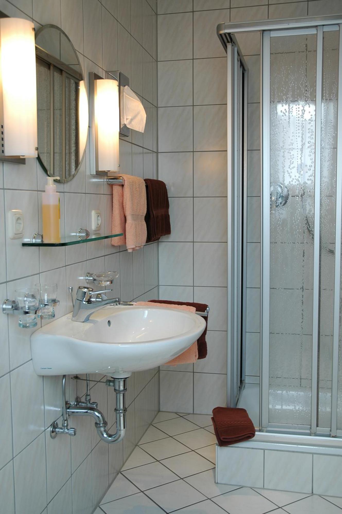 Hotel-Garni 'Zum Weinkrug' Sommerhausen Luaran gambar