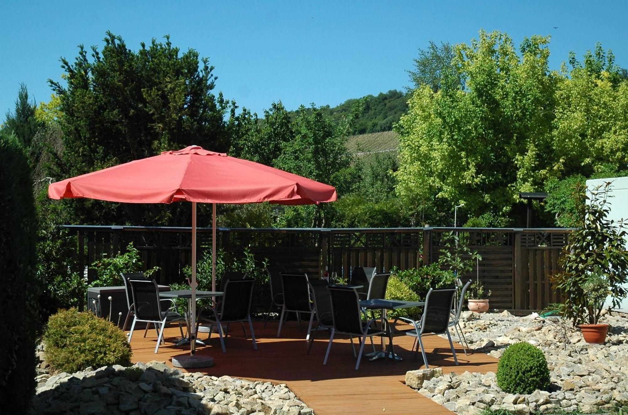 Hotel-Garni 'Zum Weinkrug' Sommerhausen Luaran gambar